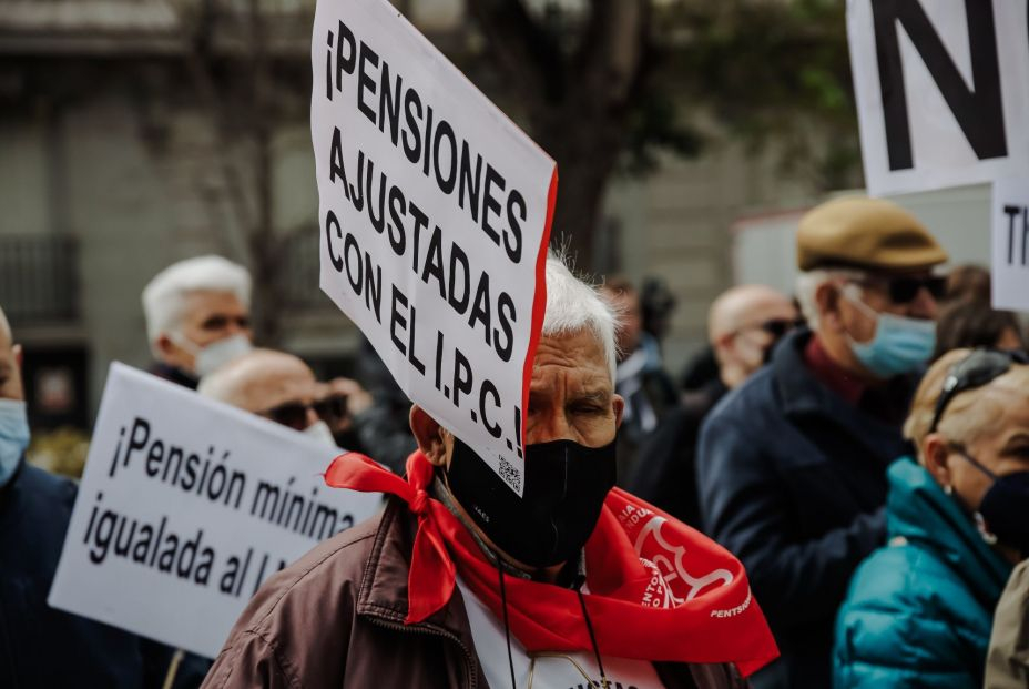 BBVA Research pide meter las pensiones en el pacto de rentas y dejar de subirlas con el IPC general BBVA Research pide meter las pensiones en el pacto de rentas y dejar de subirlas con el IPC general