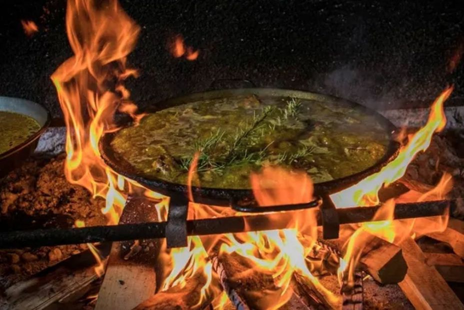 En 'Las Bairetas' se hace la paella siguiendo la receta original. Foto: Eva Máñez En 'Las Bairetas' se hace la paella siguiendo la receta original. Foto: Eva Máñez