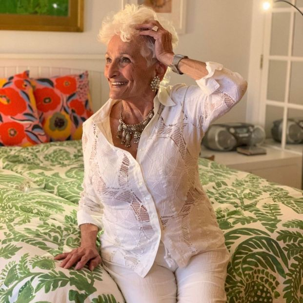 Hattie Retroage Hattie Retroage