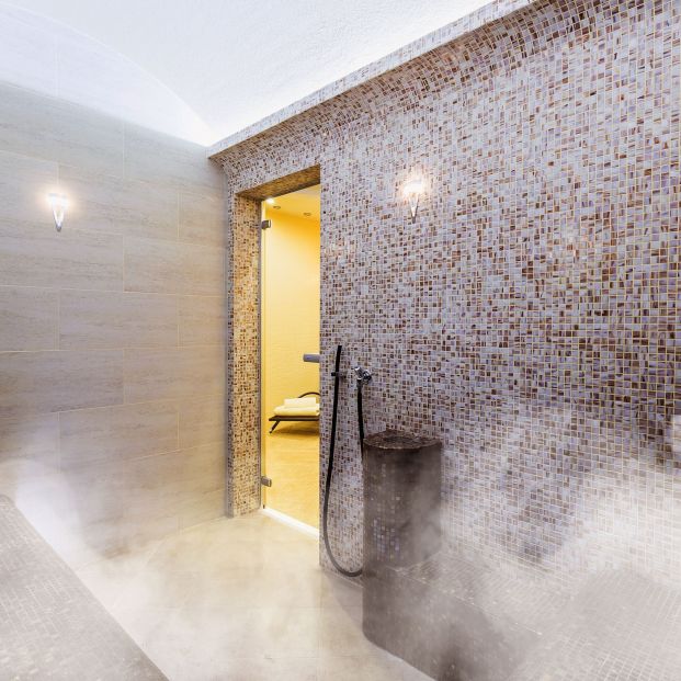 Interior de un baño turco Interior de un baño turco