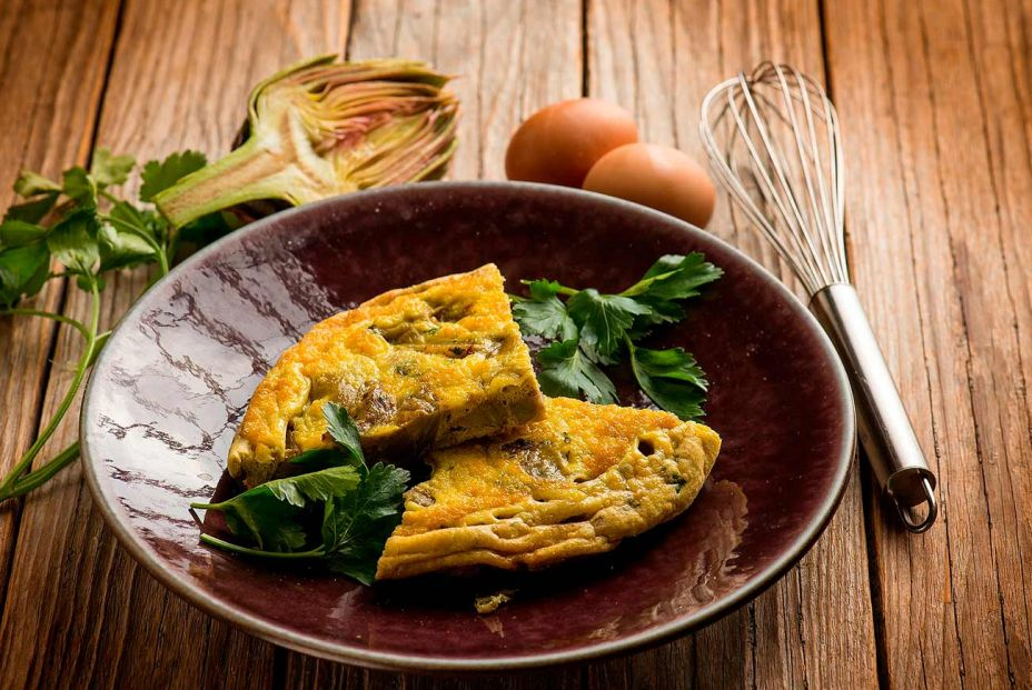 Tortilla de alcachofas, la receta de huerta de temporada más deliciosa. Foto: Bigstock Tortilla de alcachofas, la receta de huerta de temporada más deliciosa. Foto: Bigstock