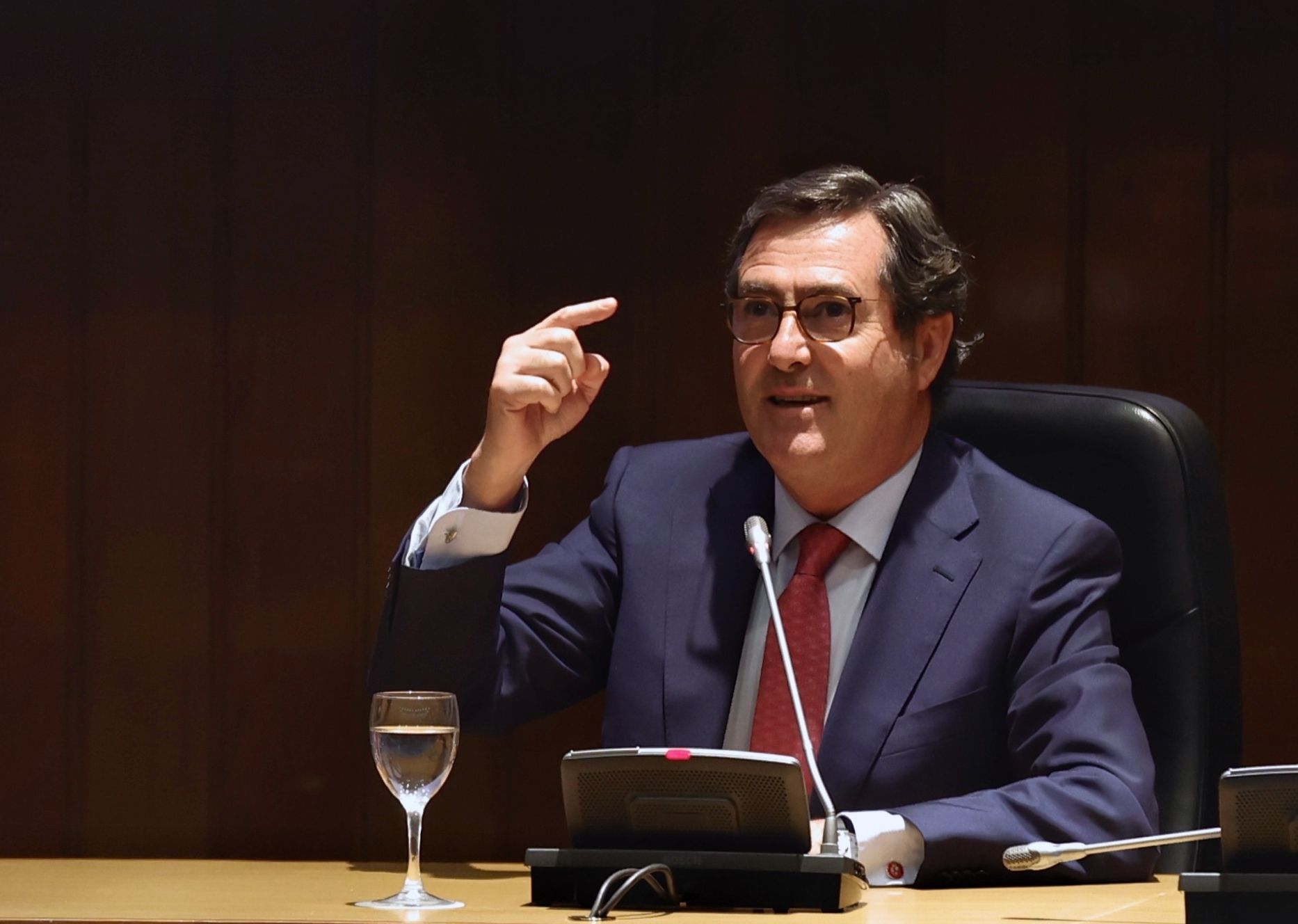 CEOE reclama un factor de sostenibilidad en las pensiones para evitar "la ruina" del sistema