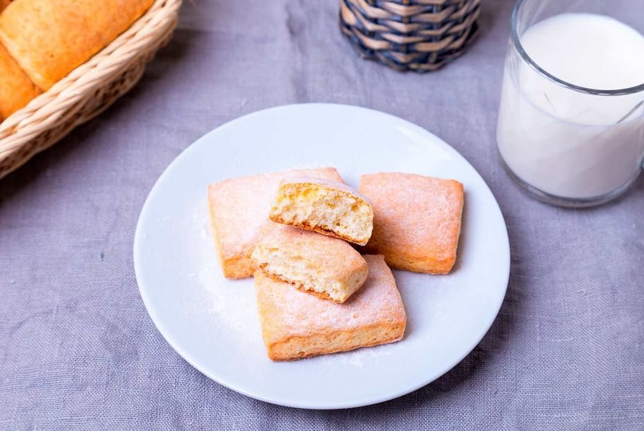 Receta de dulces hojaldrados o aguardentaos murcianos. Foto: bigstock