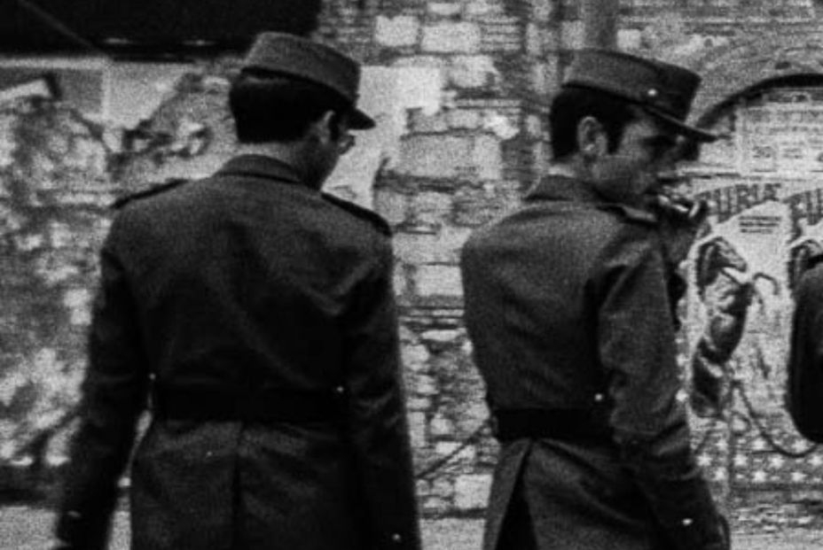 La 'mili', la pensión y los populismos La 'mili', la pensión y los populismos