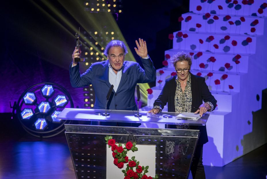 EuropaPress 4409177 oliver stone gala entrega premis rne sant jordi 2022 26 abril 2022 EuropaPress 4409177 oliver stone gala entrega premis rne sant jordi 2022 26 abril 2022