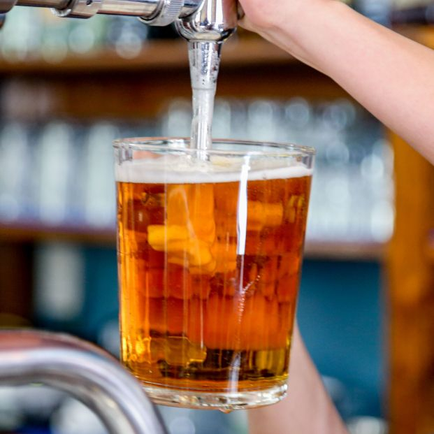 ¿Sería posible administrar fármacos a través de la cerveza, vino o yogures? Foto: Europa Press