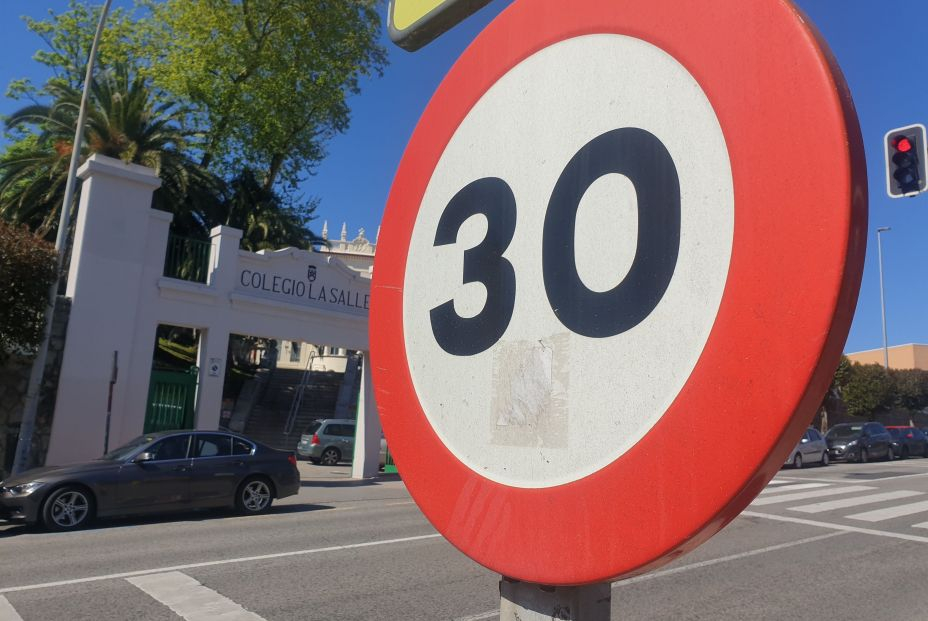 EuropaPress 3659273 senal trafico 30 kilometros hora EuropaPress 3659273 senal trafico 30 kilometros hora