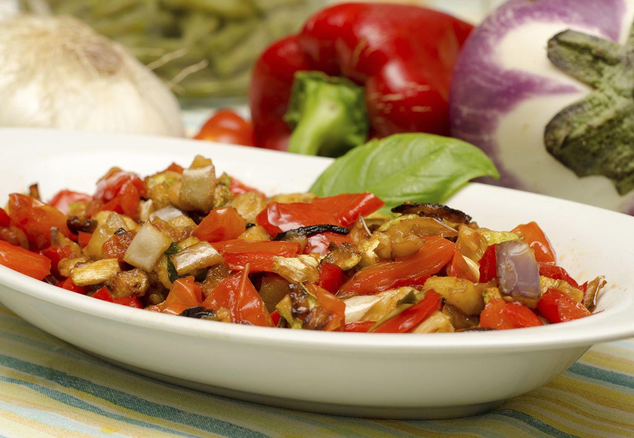 Ensalada de verduras asadas de la huerta. Foto: Bigstock