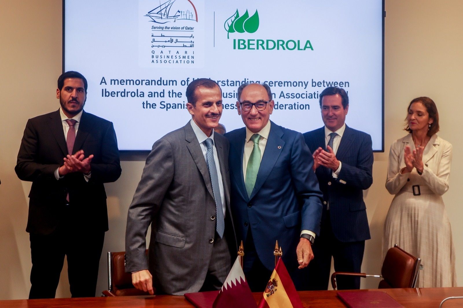 EuropaPress 4457053 ignacio galan presidente iberdrola sheikh khalid bin thani thani