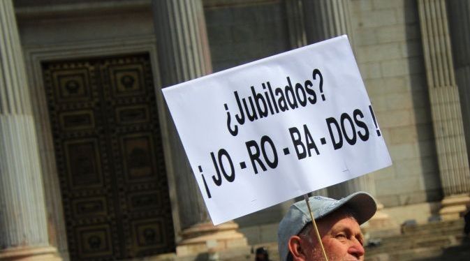 pensionista protesta congreso diputados pensionista protesta congreso diputados