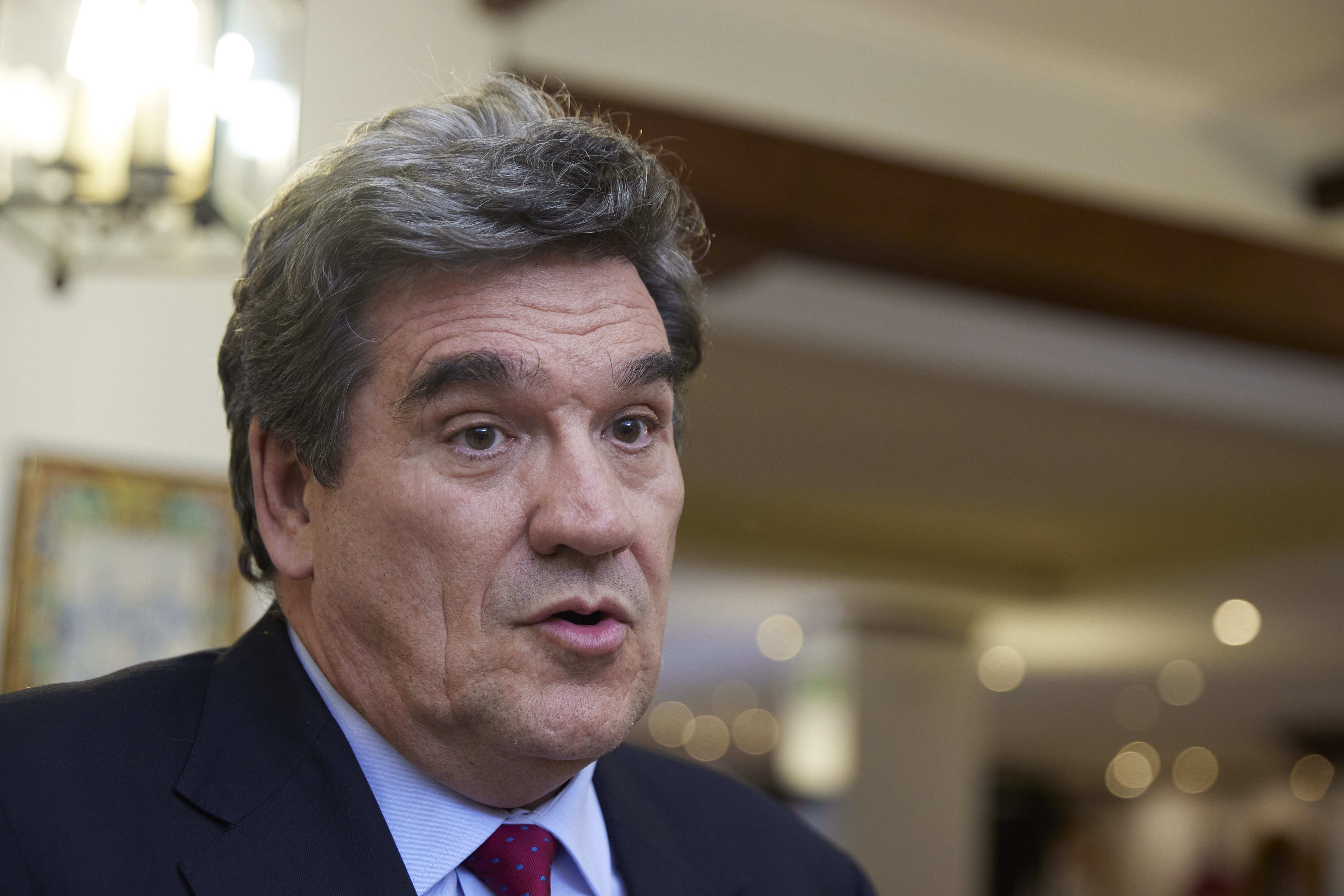 Escrivá, tajante y "sorprendido" por el debate sobre inflación y pensiones