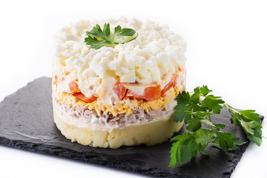 Receta de ensalada layer de verano. Foto: Bigstock Receta de ensalada layer de verano. Foto: Bigstock