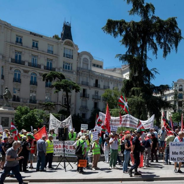 pensionistas frente congreso diputados junio
