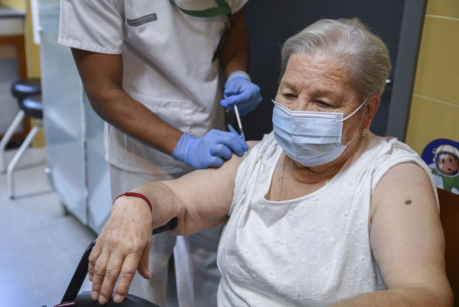La vacuna contra la gripe podría reducir un 40% el riesgo de padecer alzhéimer La vacuna contra la gripe podría reducir un 40% el riesgo de padecer alzhéimer