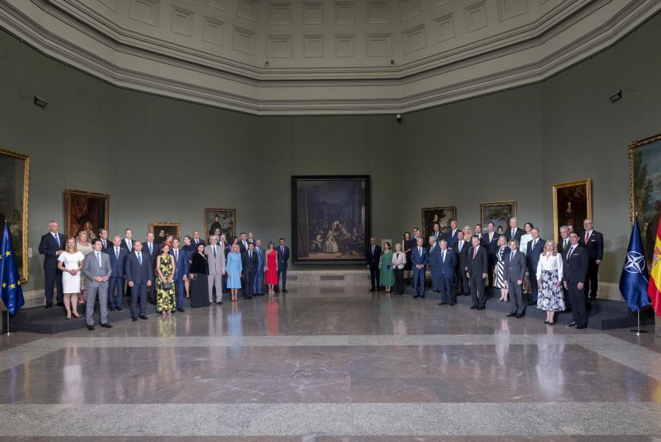EuropaPress 4544287 foto familia jefes estado jefes gobierno participan cumbre otan antes cena