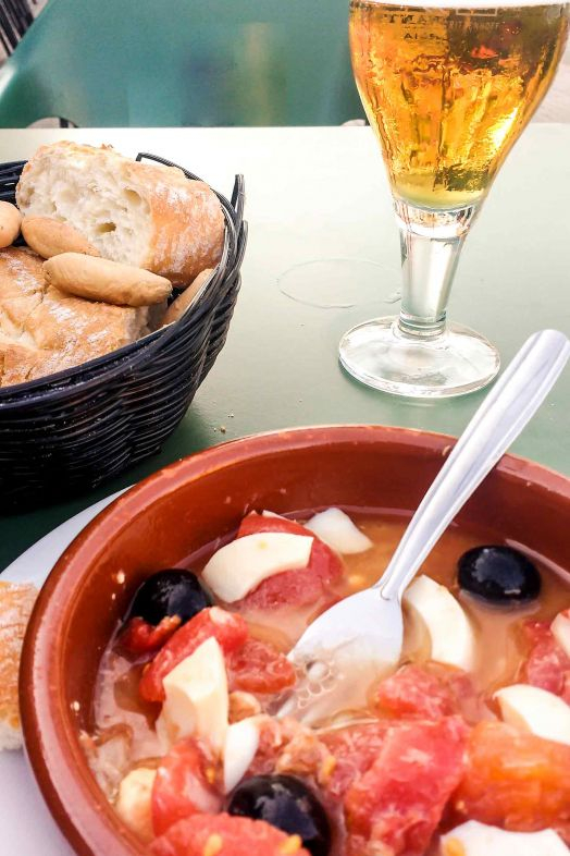 Ensalada murciana fresca para el verano. Foto: Bigstock