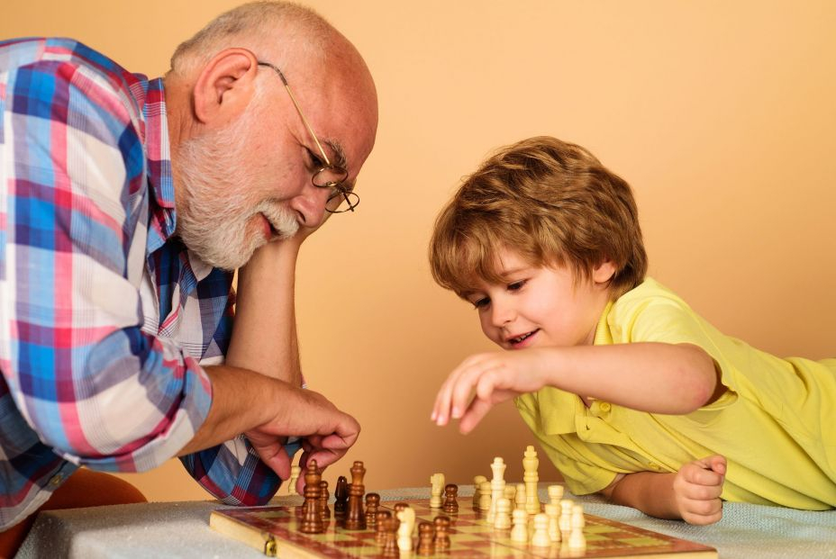 Manuel Álvarez, leyenda viva del ajedrez, sigue ganando premios a sus 100 años Manuel Álvarez, leyenda viva del ajedrez, sigue ganando premios a sus 100 años