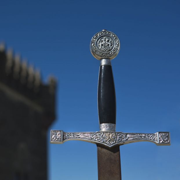 Arqueólogos excavan por primera vez una tumba neolítica ligada al Rey Arturo. Foto. Bigstock Arqueólogos excavan por primera vez una tumba neolítica ligada al Rey Arturo. Foto. Bigstock