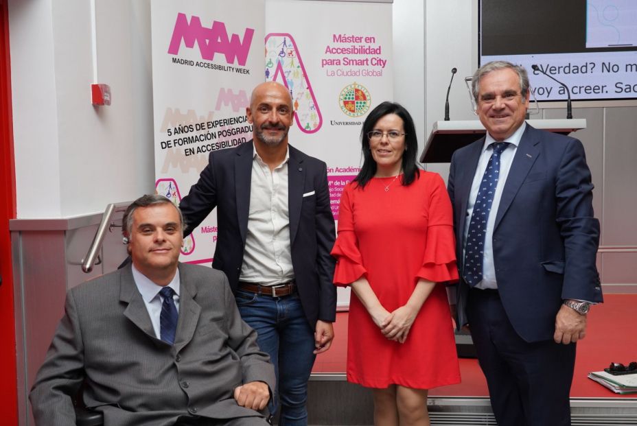Foto de familia de la presentación de 'Medicamento Accesible Plus' Foto de familia de la presentación de 'Medicamento Accesible Plus'