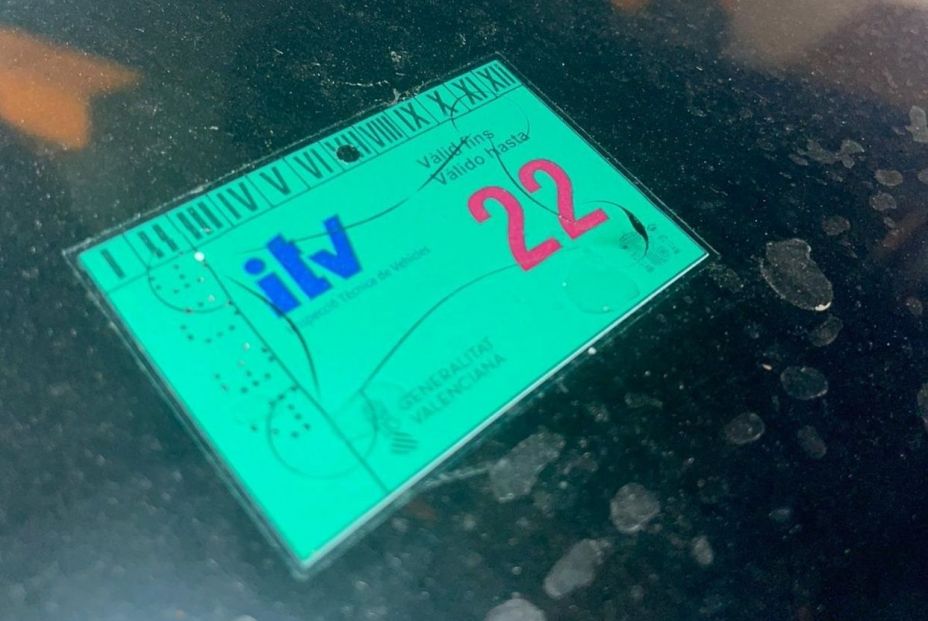 ¿Es obligatorio llevar la pegatina de la ITV? ¿Es obligatorio llevar la pegatina de la ITV?