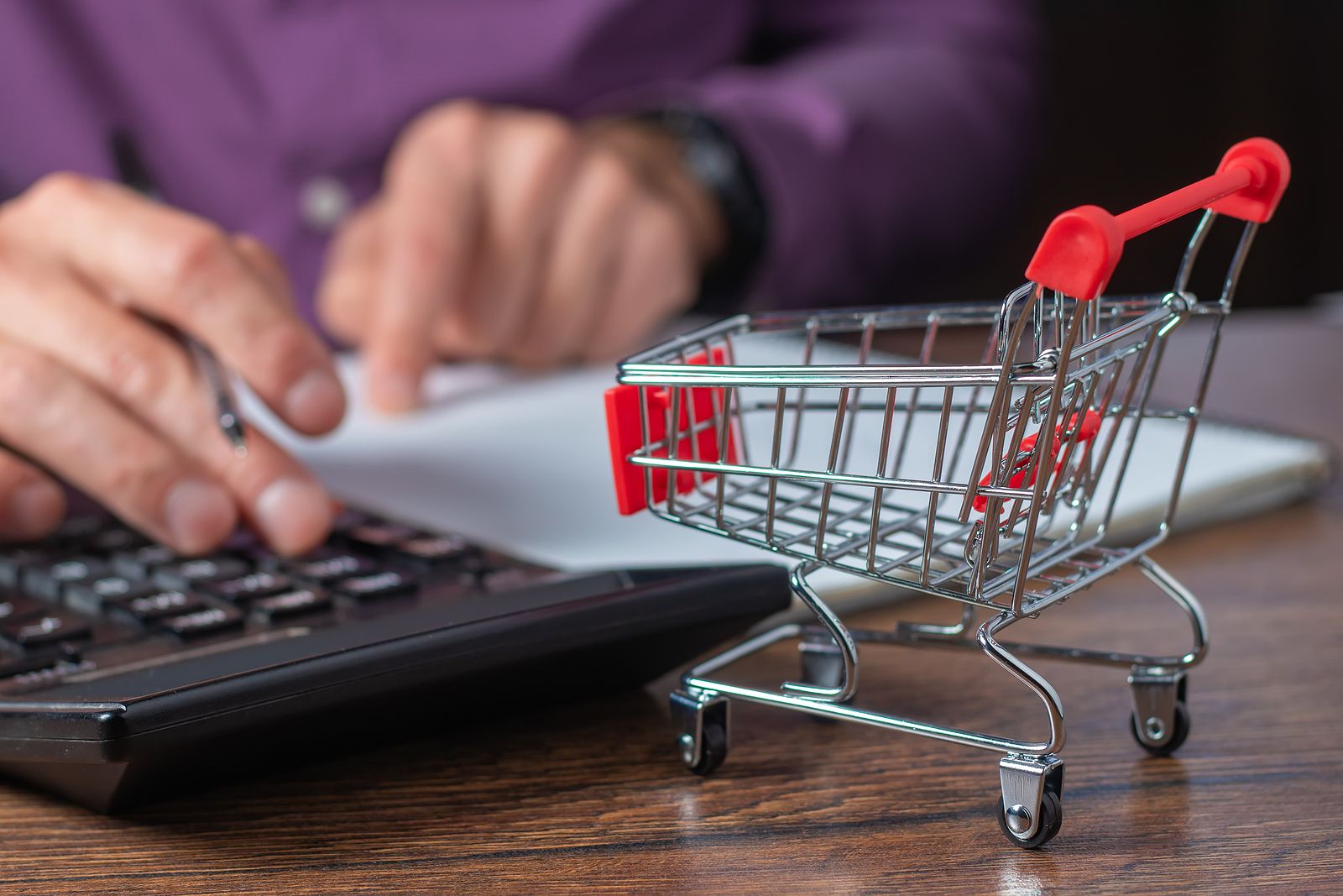 La 'calculadora de IPC real' de la OCU que puede ayudarte a hacer frente a la inflación