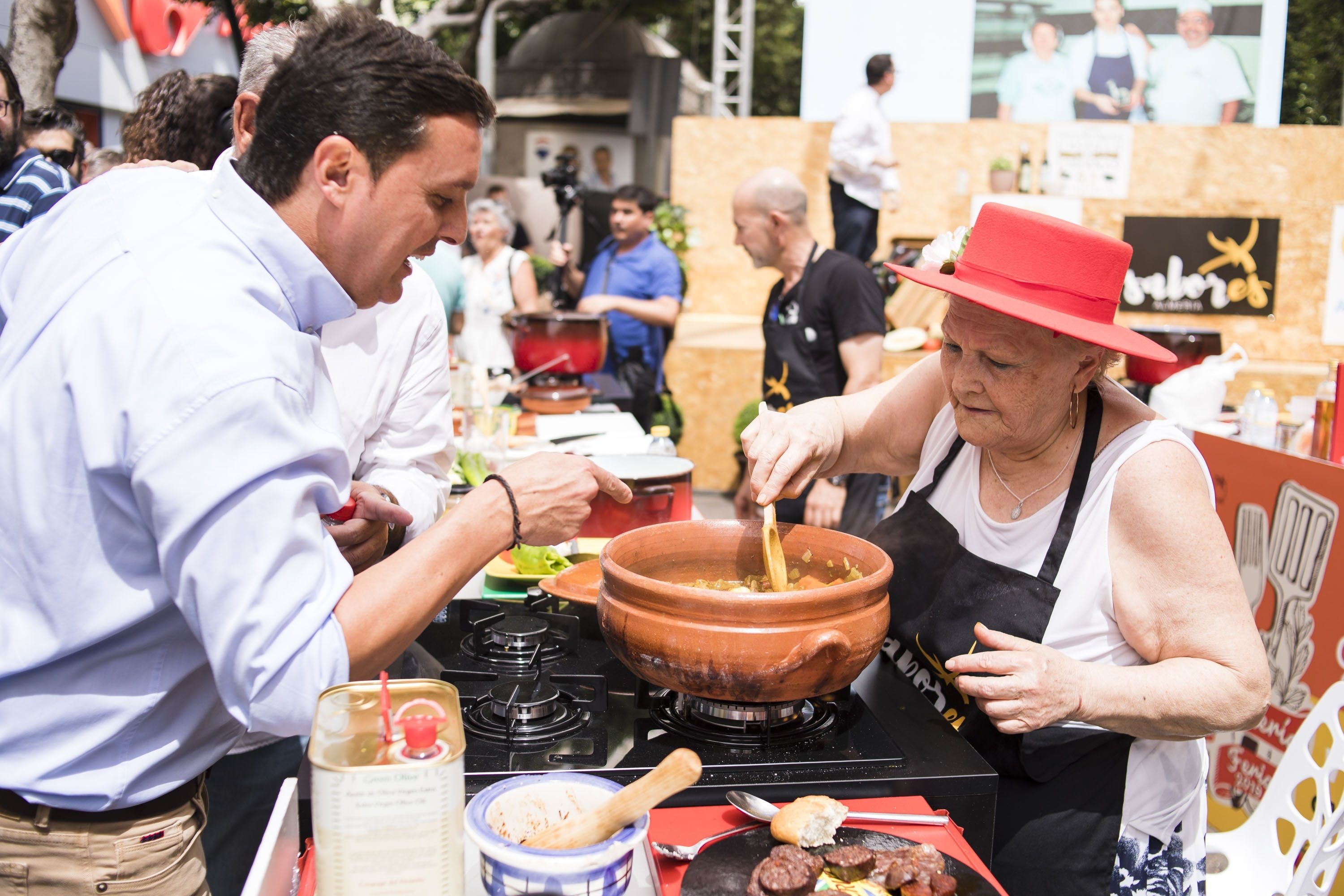 El Paseo de Almería acogerá "la mejor gastronomía de la provincia" de la mano de 'Sabores Almería'. EuropaPress 4632840 presidente diputacion almeria visita concurso gastronomico feria almeria