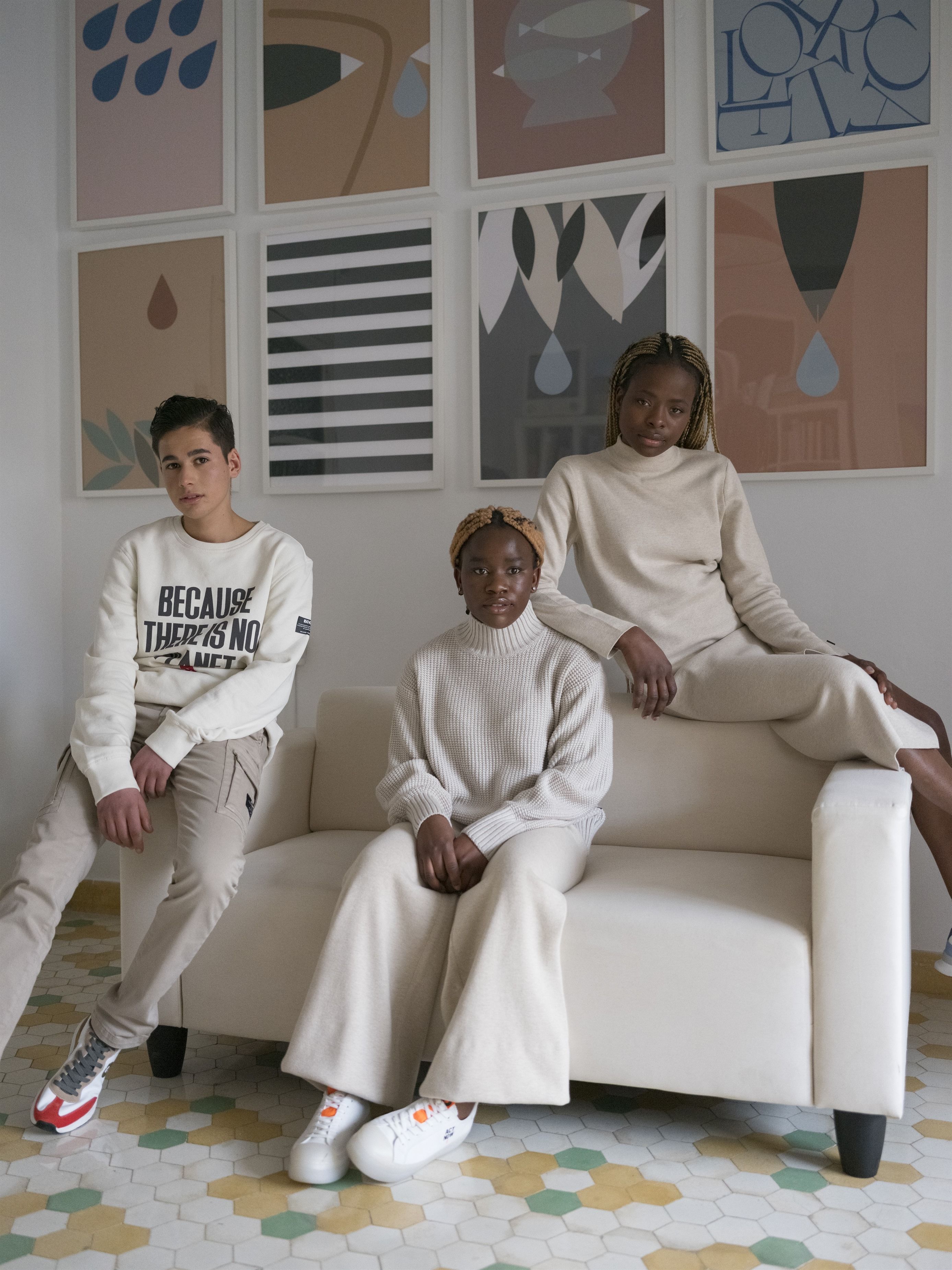 Seres de Luz, el documental sobre 3 niños que abandonan África para buscar trabajo en España