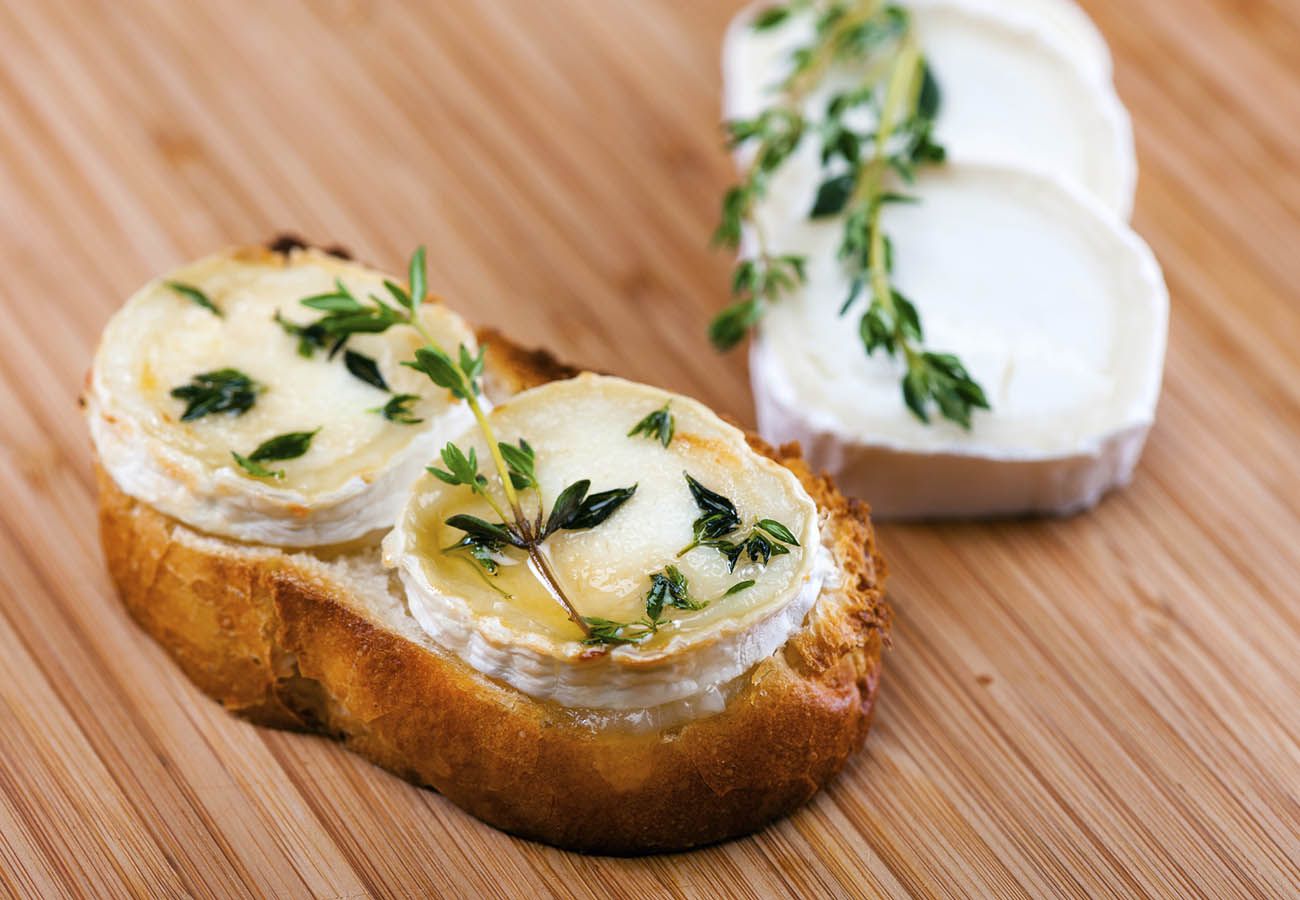 Tosta de queso de cabra al horno. Foto: bigstock
