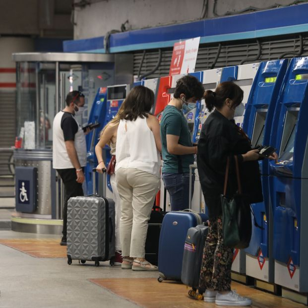 Entra en vigor el descuento del 50% en los abonos transportes de Madrid. Foto: Europa Press Entra en vigor el descuento del 50% en los abonos transportes de Madrid. Foto: Europa Press