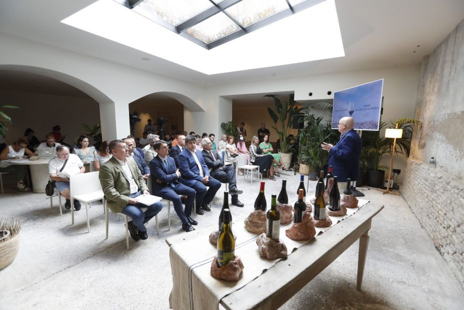 Un momento de la presentación con la Colección Premium en primer plano