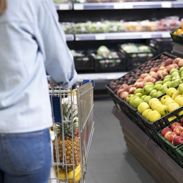Un madrileño recoge más de 40.800 firmas para bajar de precio productos básicos de alimentación. Foto: Europa Press