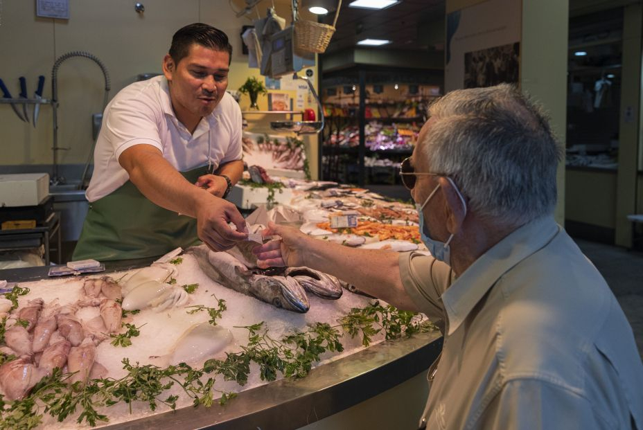 EuropaPress 4624615 pescaderia mercado abastos 12 agosto 2022 sevilla andalucia espana indice EuropaPress 4624615 pescaderia mercado abastos 12 agosto 2022 sevilla andalucia espana indice