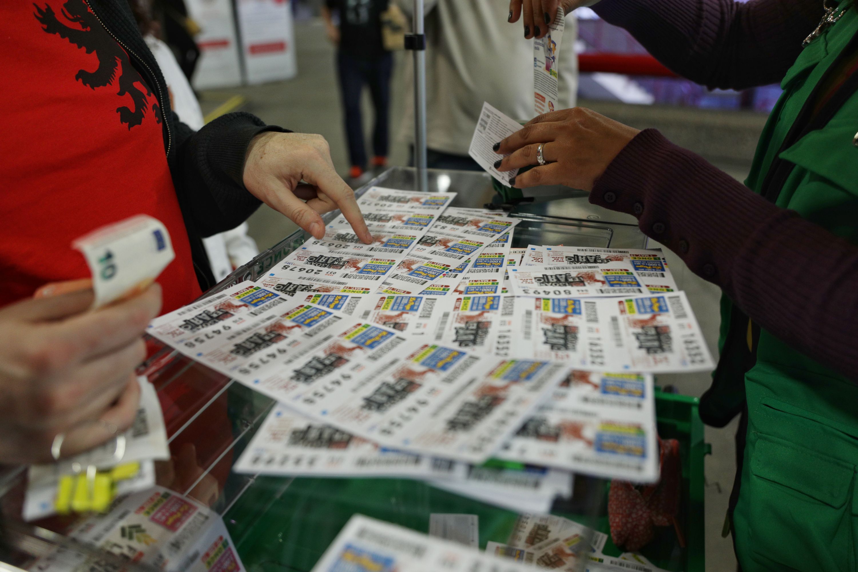 Cinco errores que se deben evitar al compartir un décimo de lotería