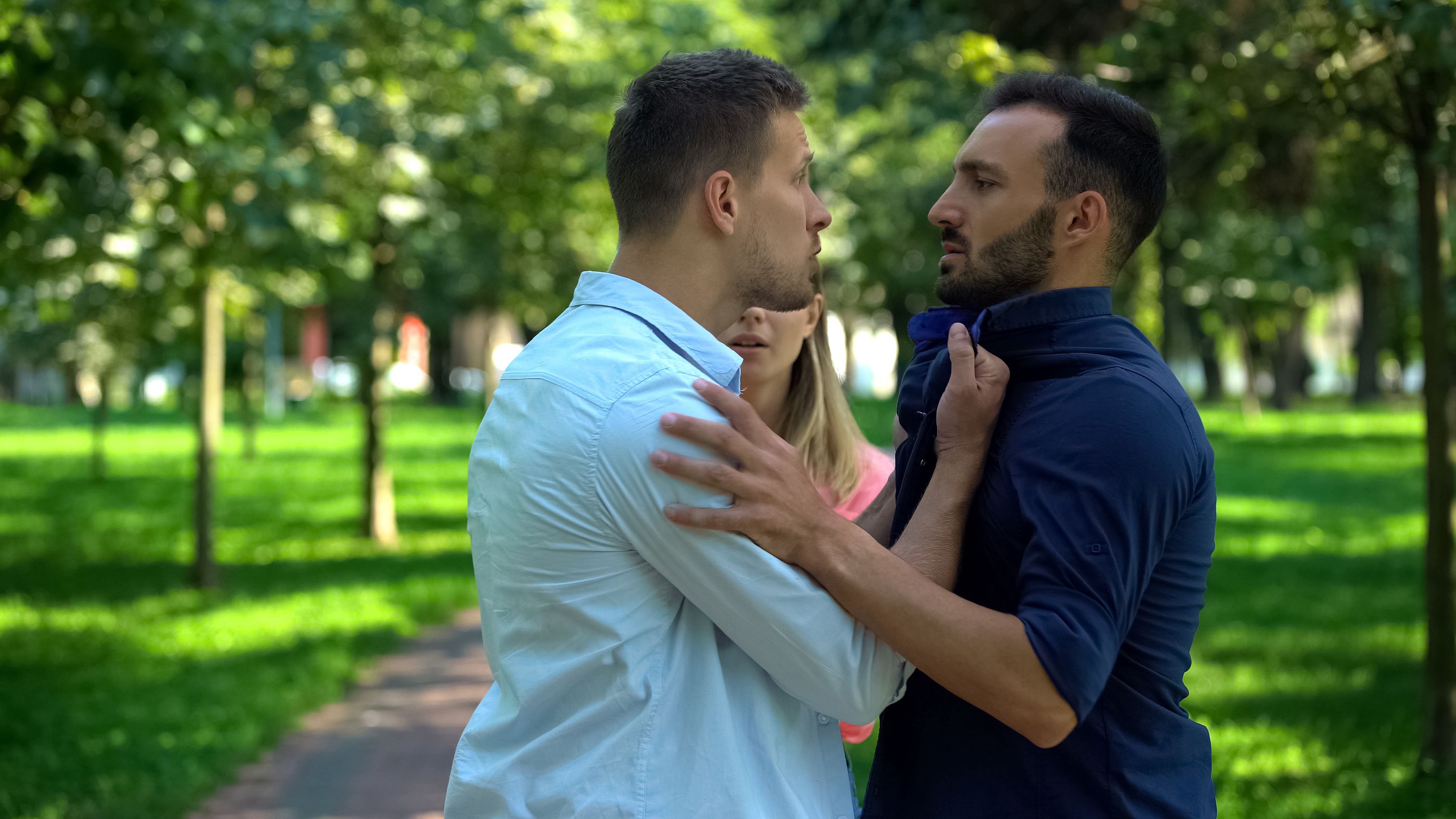 Descubren una relación entre el calor extremo y el aumento de casos de incitación al odio