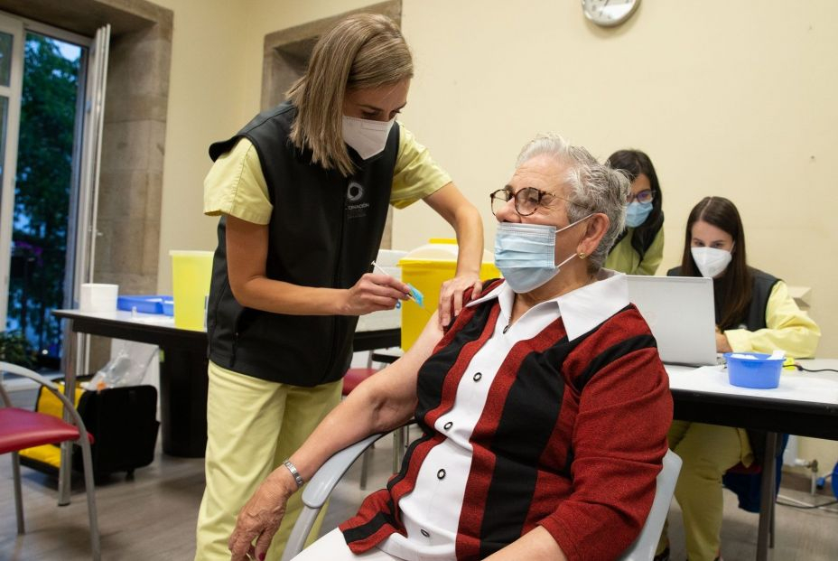 EuropaPress 4705380 nieves cabo residencia porta do camino recibe cuarta dosis vacuna contra EuropaPress 4705380 nieves cabo residencia porta do camino recibe cuarta dosis vacuna contra