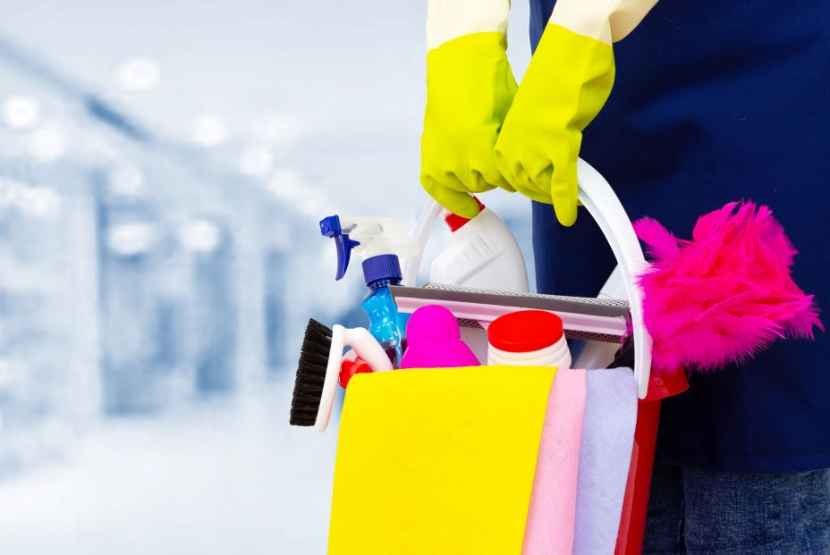 Una empleada de hogar