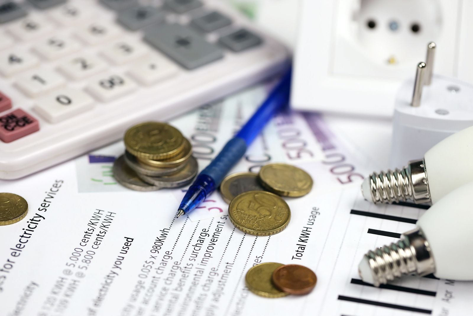 FACUA advierte de cambios "fraudulentos" en la factura eléctrica por la aplicación del tope del gas