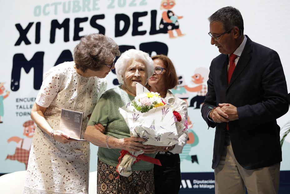 Málaga homenajea a 17 mayores centenarios por su "esfuerzo, dedicación y lucha" durante toda su vida. Foto: Diputación de Málaga Málaga homenajea a 17 mayores centenarios por su "esfuerzo, dedicación y lucha" durante toda su vida. Foto: Diputación de Málaga