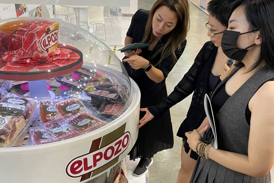 EuropaPress 4662275 imagenes presencia empresa elpozo alimentacion feria singapur (1)