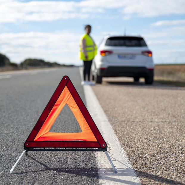 Cuidado con las luces de emergencia que ya se están vendiendo: podrían no ser válidas en 2026. Foto: Bigstock Cuidado con las luces de emergencia que ya se están vendiendo: podrían no ser válidas en 2026. Foto: Bigstock