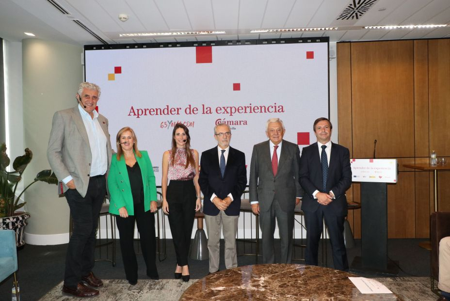 Romay, la Cámara de Comercio de Sevilla y 65YMÁS, unidos en la campaña 'Aprender de la Experiencia'. Foto: Cámara de comercio de sevilla Romay, la Cámara de Comercio de Sevilla y 65YMÁS, unidos en la campaña 'Aprender de la Experiencia'. Foto: Cámara de comercio de sevilla