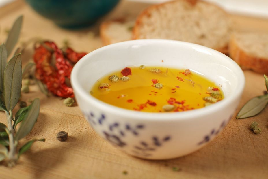 Prepara tu propio aceite picante para pizzas y ensaladas Prepara tu propio aceite picante para pizzas y ensaladas