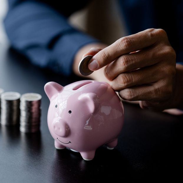 Martínez-Cue: Martínez-Cue: "Ahorro-jubilación de autónomos: ¿aportar solo a planes simplificados o también individuales?"