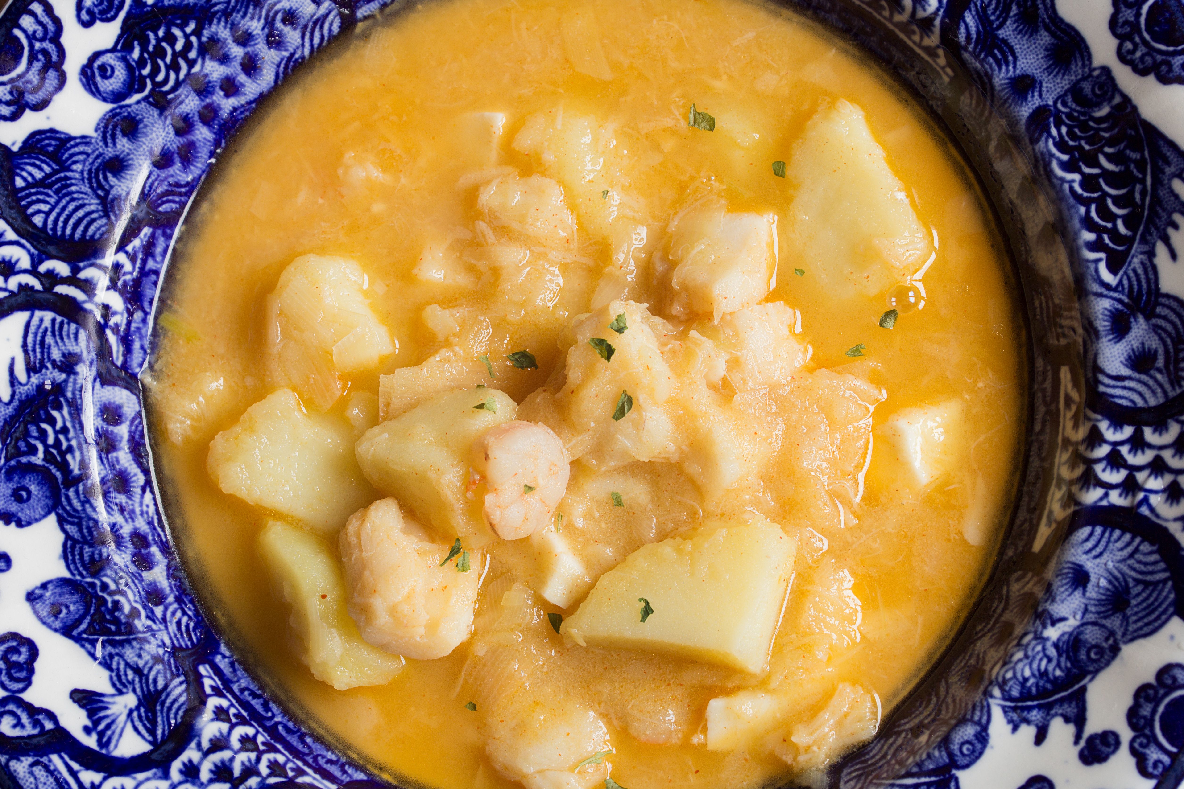Aprende a preparar patatas en Ajopollo, uno de los guisos más tradicionales de Almería