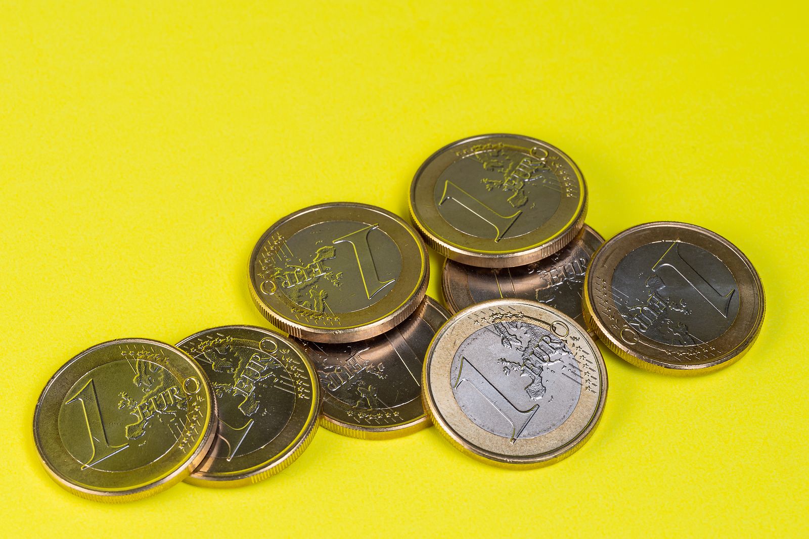 Aviso de la Guardia Civil: que no te la cuelen con la moneda que se hace pasar por la de un euro