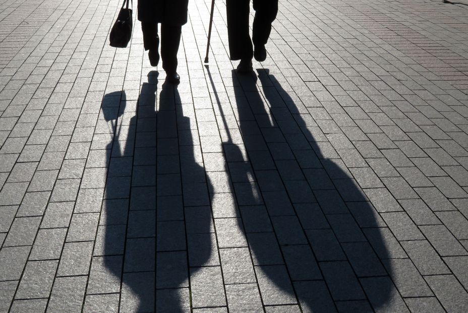 La esperanza de vida en España de los hombres es de 80,5 años y 85,9, las mujeres