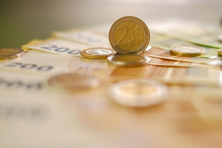 bigstock dinero ahorro inversion bigstock dinero ahorro inversion