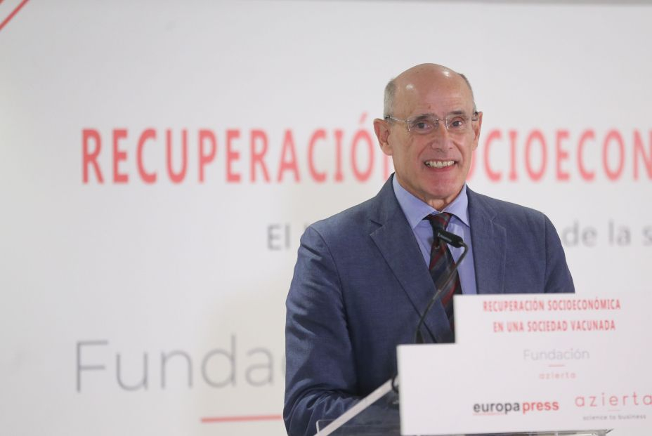 Un exdirectivo de la OMS advierte: "De momento, durante dos o tres meses, no vayáis a China" Un exdirectivo de la OMS advierte: "De momento, durante dos o tres meses, no vayáis a China"