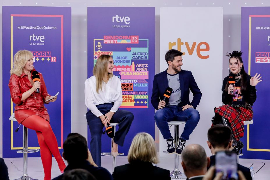 EuropaPress 4915974 i d directora comunicacion tve maria eizaguirre cantante monica naranjo EuropaPress 4915974 i d directora comunicacion tve maria eizaguirre cantante monica naranjo