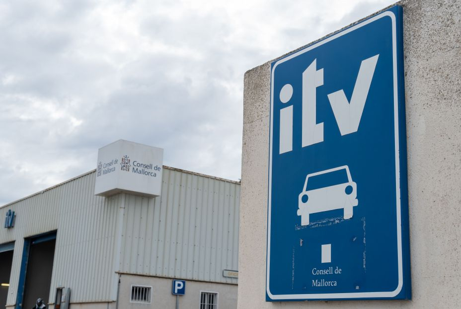 Cómo pasar la ITV a un coche extranjero: pasos y documentos necesarios. Foto: Bigstock Cómo pasar la ITV a un coche extranjero: pasos y documentos necesarios. Foto: Bigstock